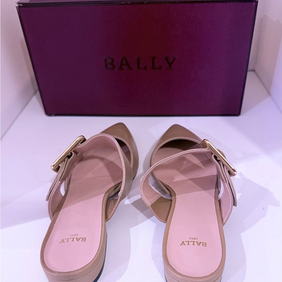 Bally Beige Pointed-Toe Leather Buckle Mules - Picture 6 of 7